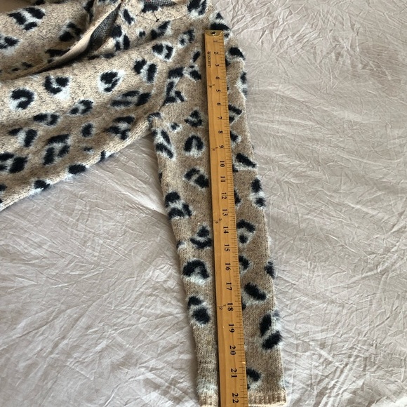 Women's Taupe Leopard Print Cardigan Sweater PS - Picture 8 of 9